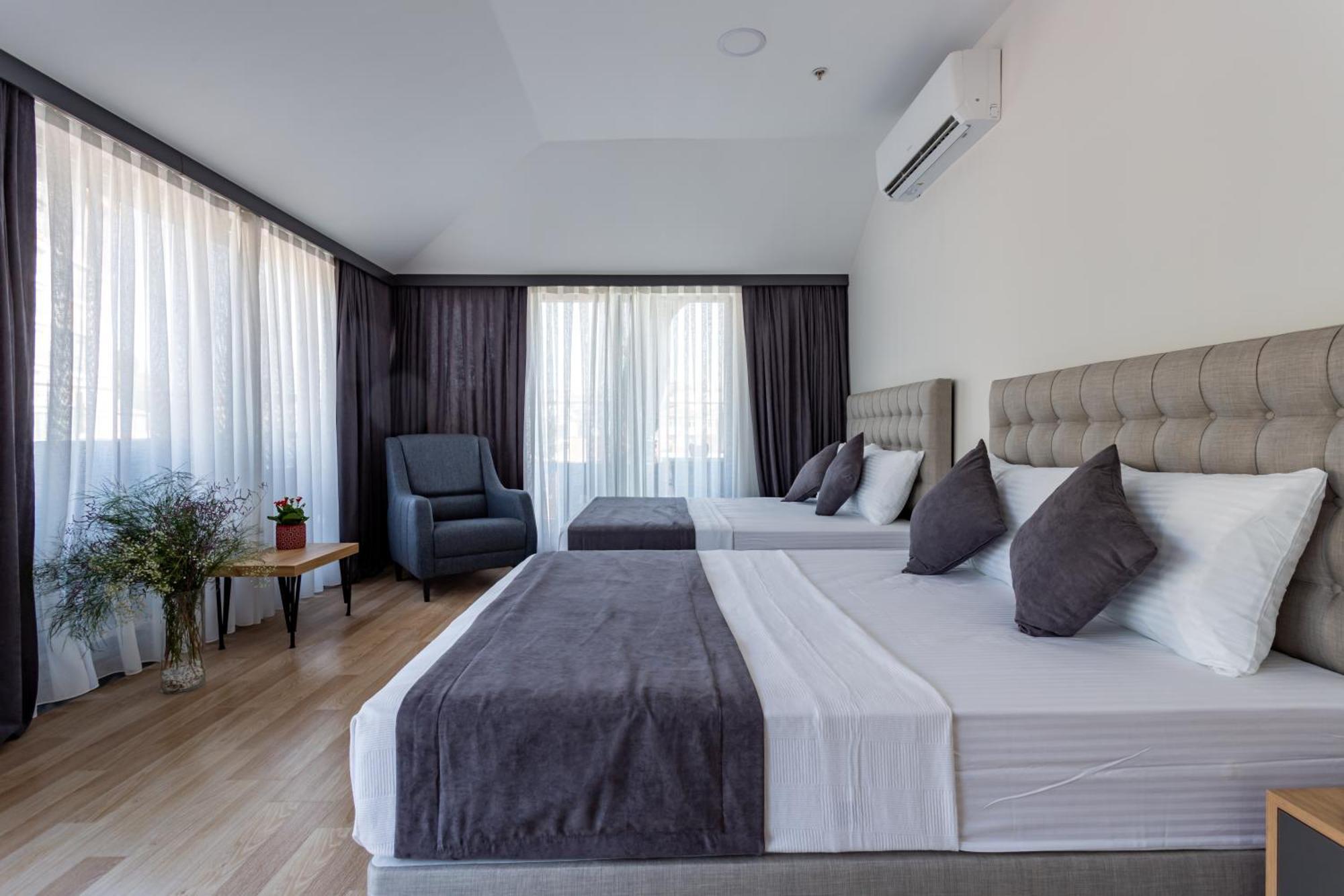 Atm Hotel Istanboel